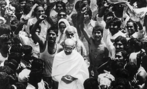 గాంధీని ‘మహాత్మా’గా మార్చిన చారిత్రక అడుగులు